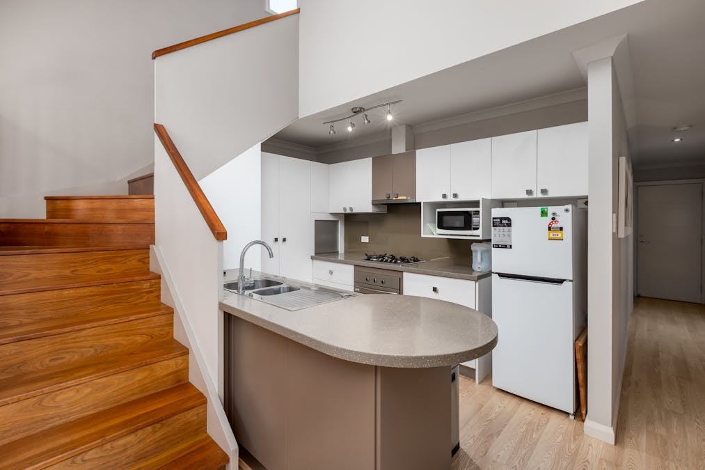 2/106 Forrest Avenue, South Bunbury, WA, 6230 - Image 4