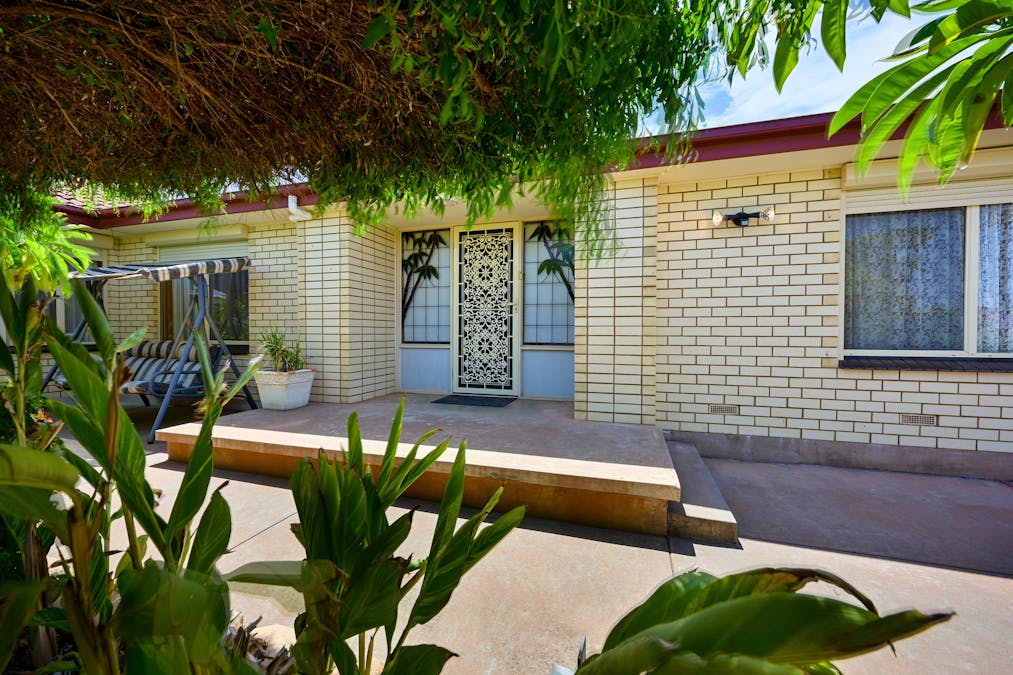 9 Constable Place, Whyalla Norrie, SA, 5608 - Image 2