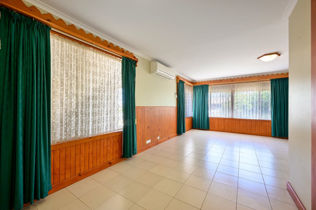 9 Constable Place, Whyalla Norrie, SA, 5608 - Image 5