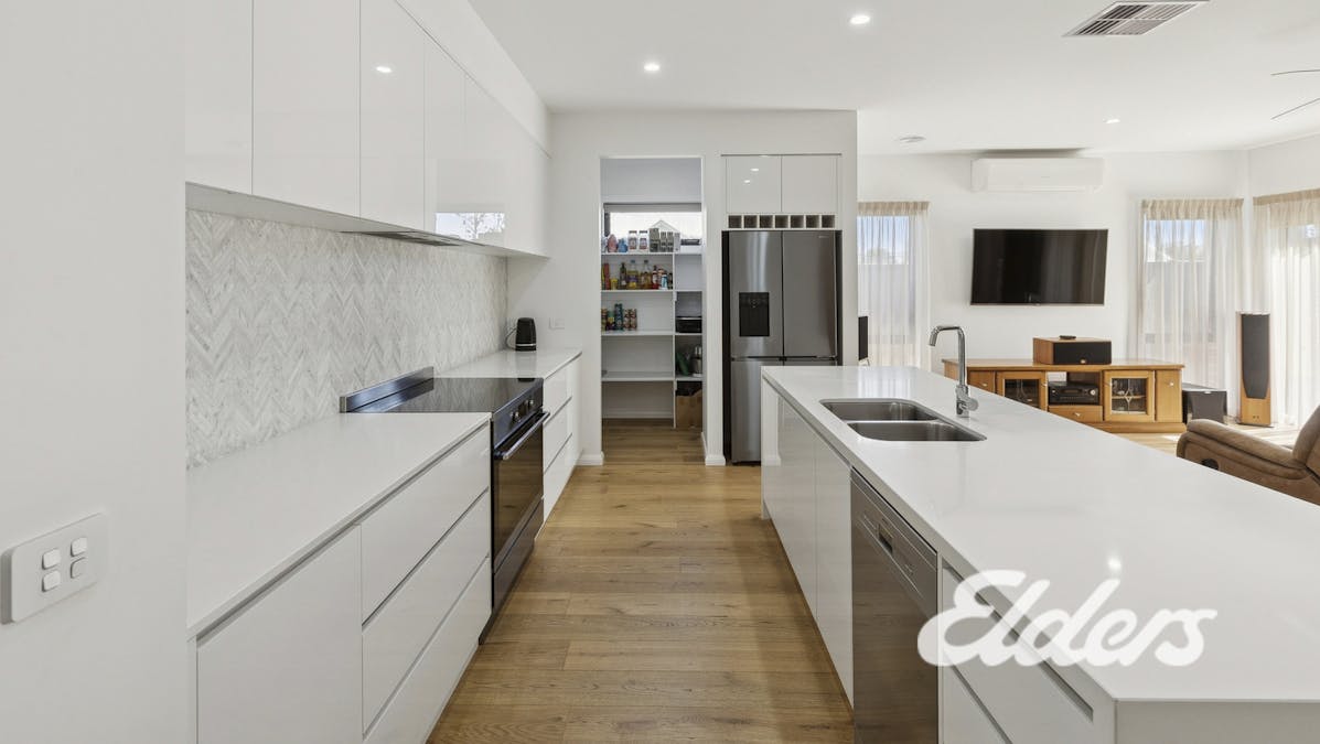 32 Sharp Street, Yarrawonga, VIC, 3730 - Image 2