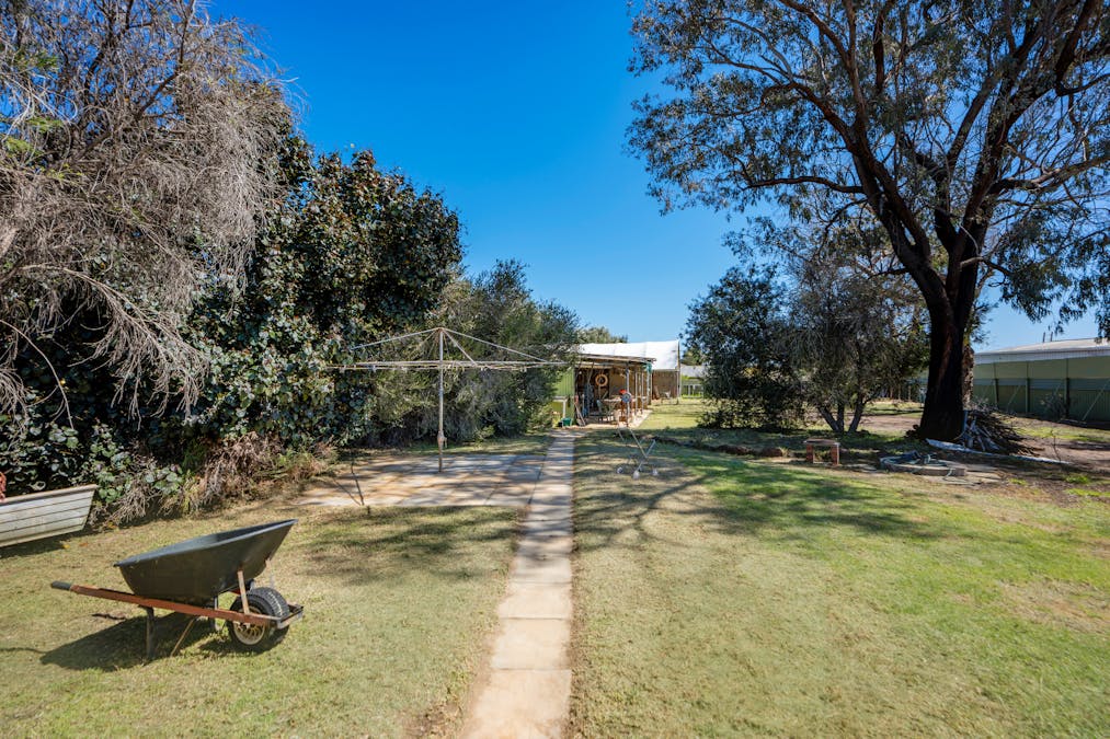 13 Alexander Drive, Glenfield, WA, 6532 - Image 25