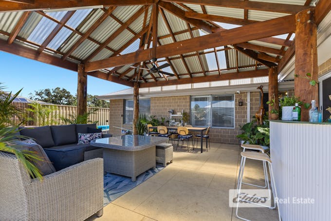 8 Hazelgrove Crescent, Millbridge, WA, 6232 - Image 1