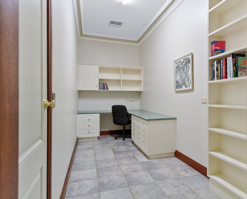 8 New Road, Clare, SA, 5453 - Image 15