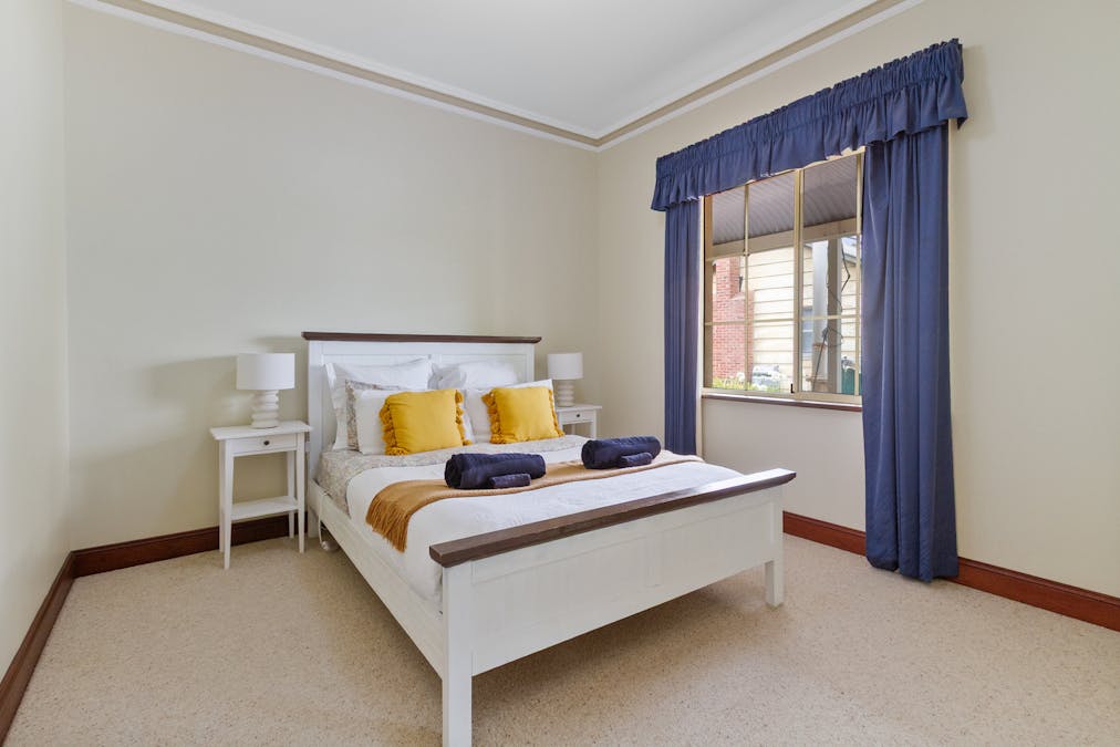 8 New Road, Clare, SA, 5453 - Image 17