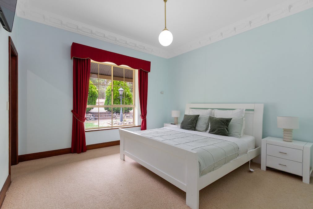 8 New Road, Clare, SA, 5453 - Image 12