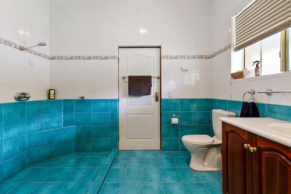 8 New Road, Clare, SA, 5453 - Image 14