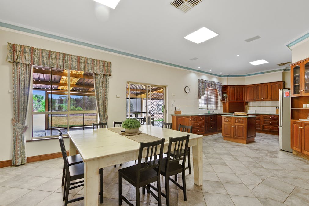 8 New Road, Clare, SA, 5453 - Image 6