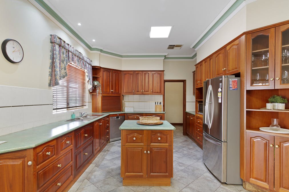 8 New Road, Clare, SA, 5453 - Image 7