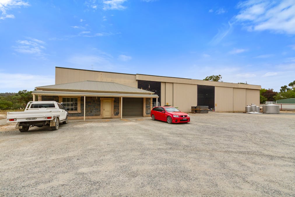 8 New Road, Clare, SA, 5453 - Image 27