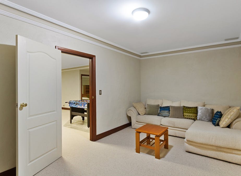 8 New Road, Clare, SA, 5453 - Image 11