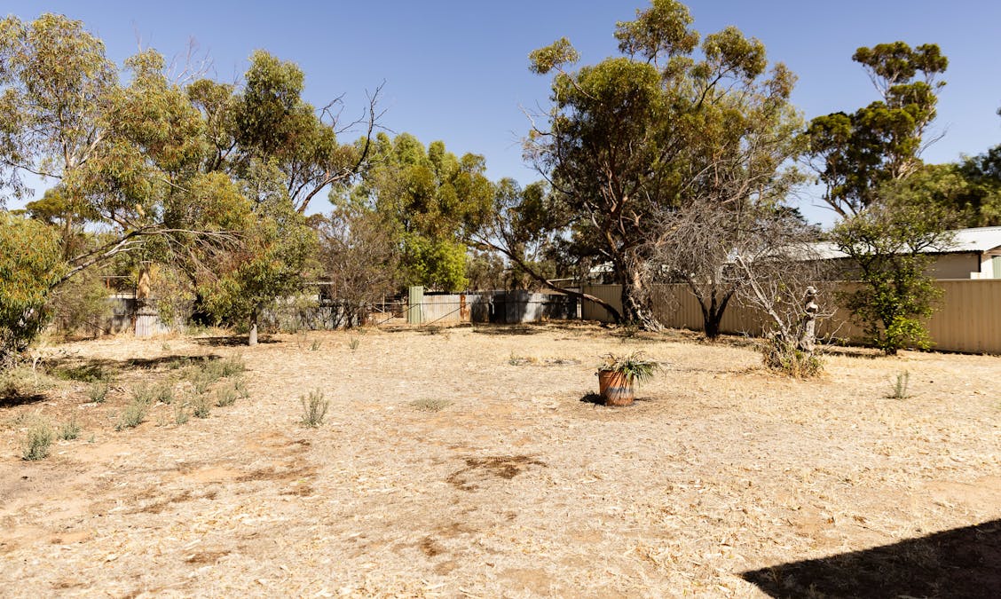 8 Dampier Street, Bruce Rock, WA, 6418 - Image 17