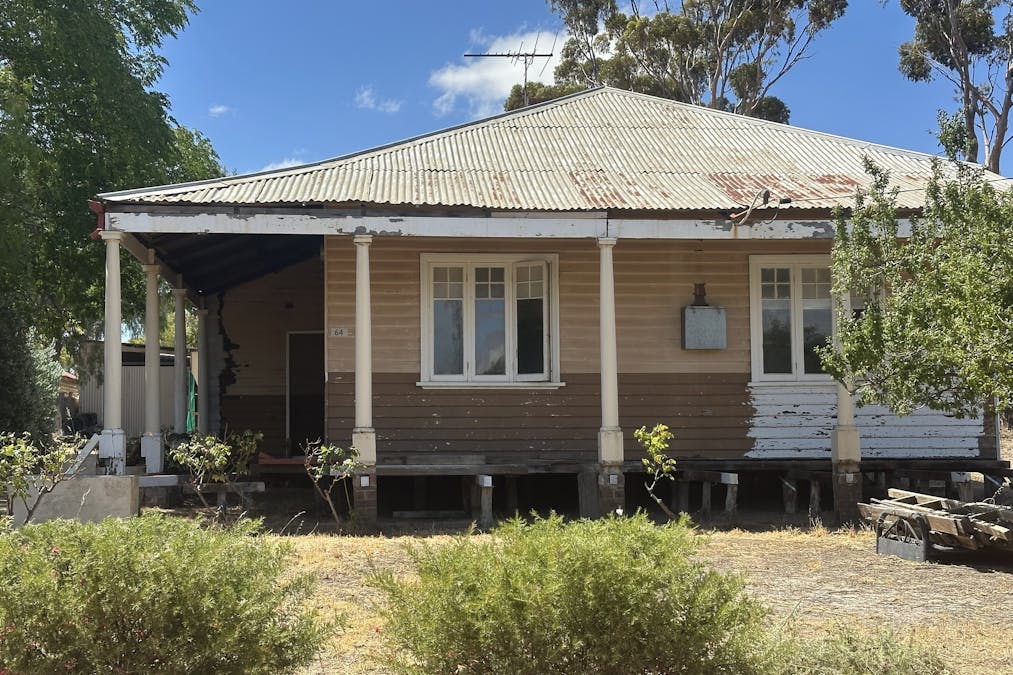 64 Taylor Street, Dumbleyung, WA, 6350 - Image 1