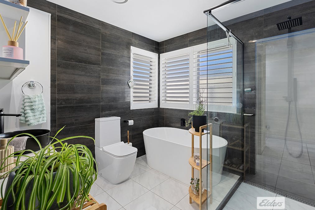 74 Walker Street, Wynyard, TAS, 7325 - Image 12