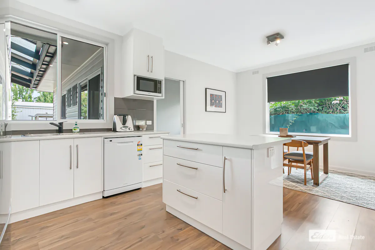 32 Edinburgh Road — photo 7 of 21