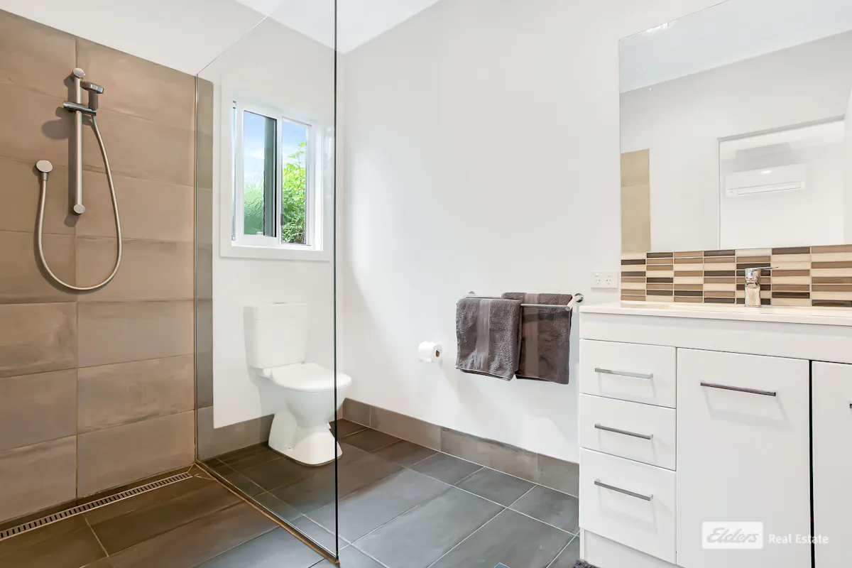 32 Edinburgh Road — photo 10 of 21