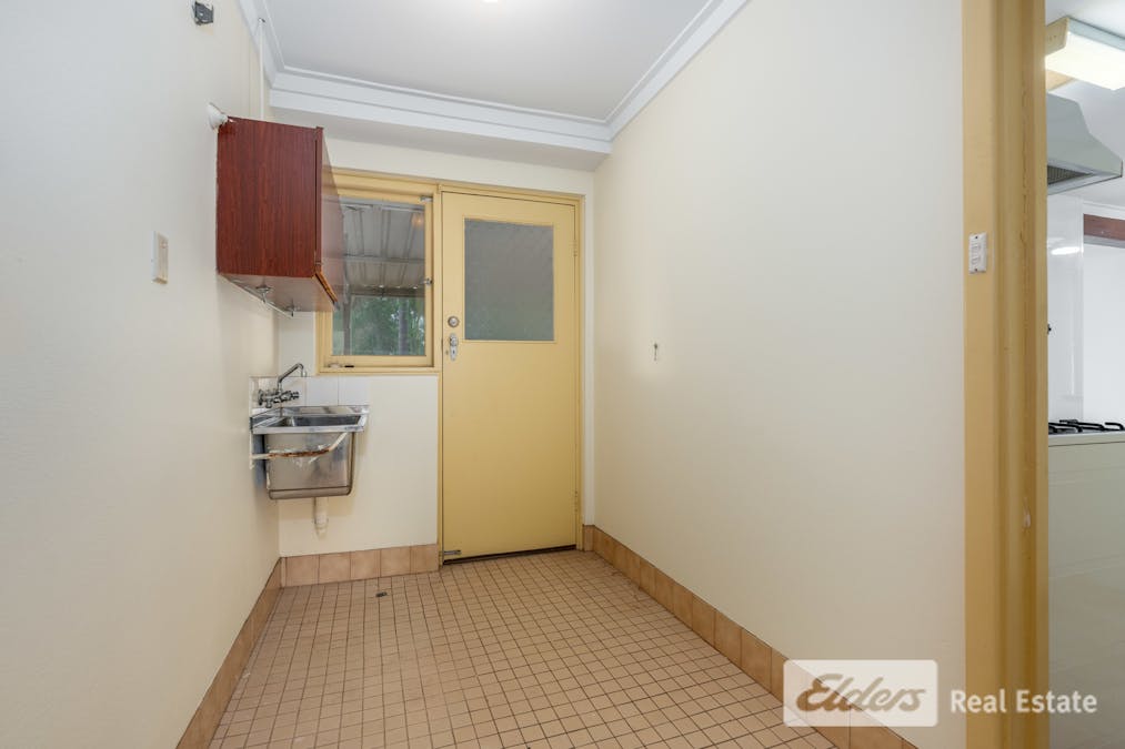 10 Chapman Road, Calista, WA, 6167 - Image 12