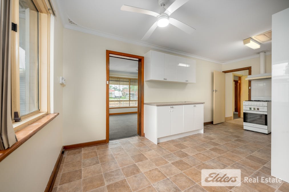 10 Chapman Road, Calista, WA, 6167 - Image 4