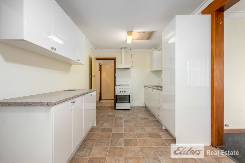 10 Chapman Road, Calista, WA, 6167 - Image 6