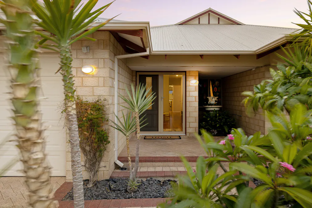 17 Claiborne Road, Secret Harbour, WA, 6173 - Image 2