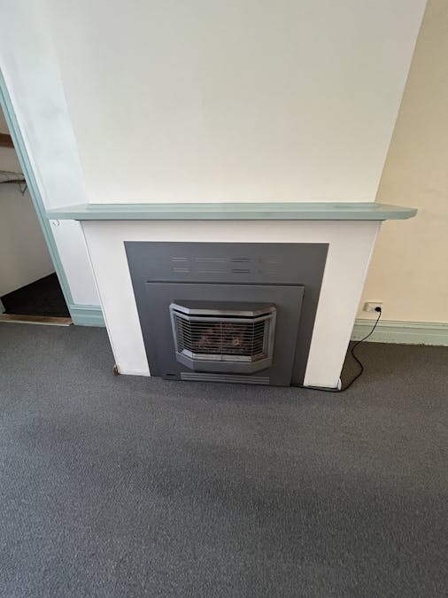 28 Stephen Street, Hamilton, VIC, 3300 - Image 2