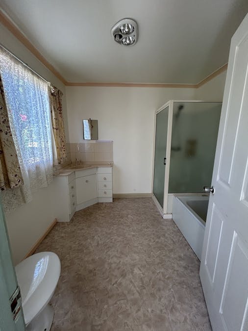 28 Stephen Street, Hamilton, VIC, 3300 - Image 4