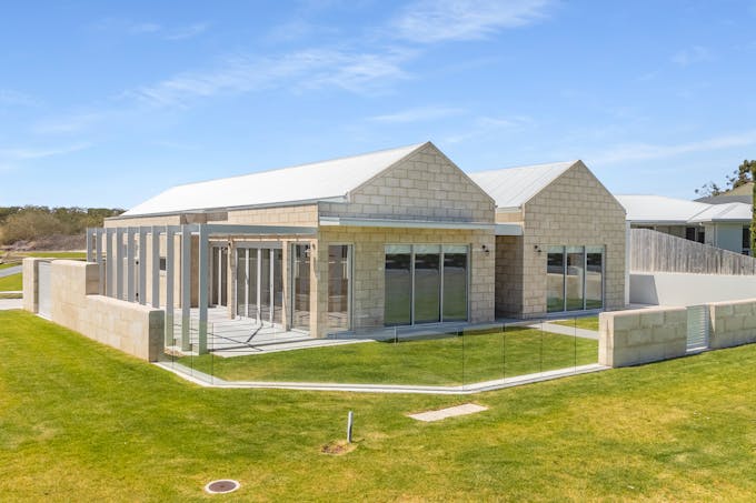 43 Davenport Street, Robe, SA, 5276 - Image 1