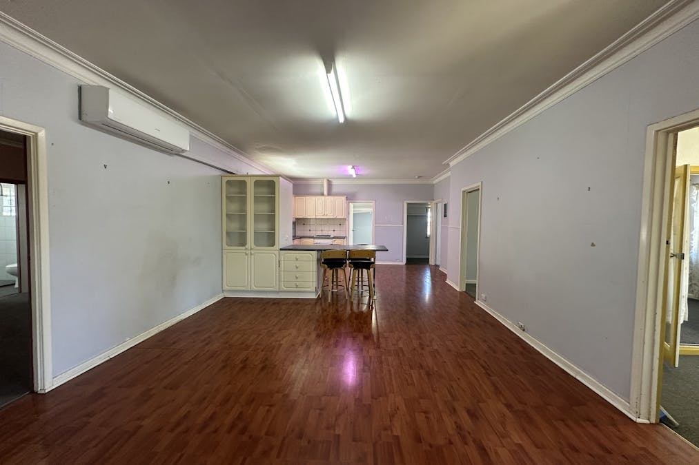 18 Braeside Road, Katanning, WA, 6317 - Image 2