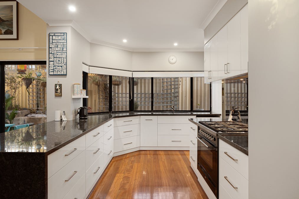 20 Warnbro Beach Road, Safety Bay, WA, 6169 - Image 11