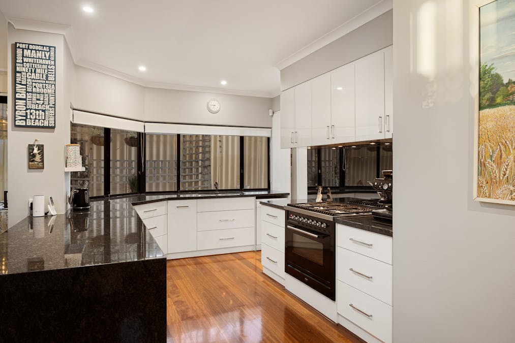 20 Warnbro Beach Road, Safety Bay, WA, 6169 - Image 10