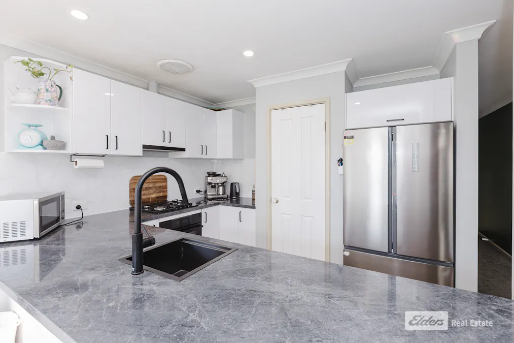 6 Salvado Road, Orana, WA, 6330 - Image 4