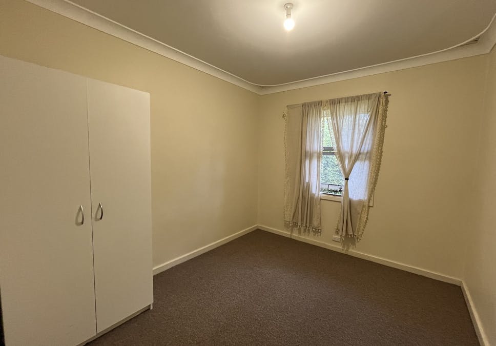 4 Scott Crescent, East Bunbury, WA, 6230 - Image 2