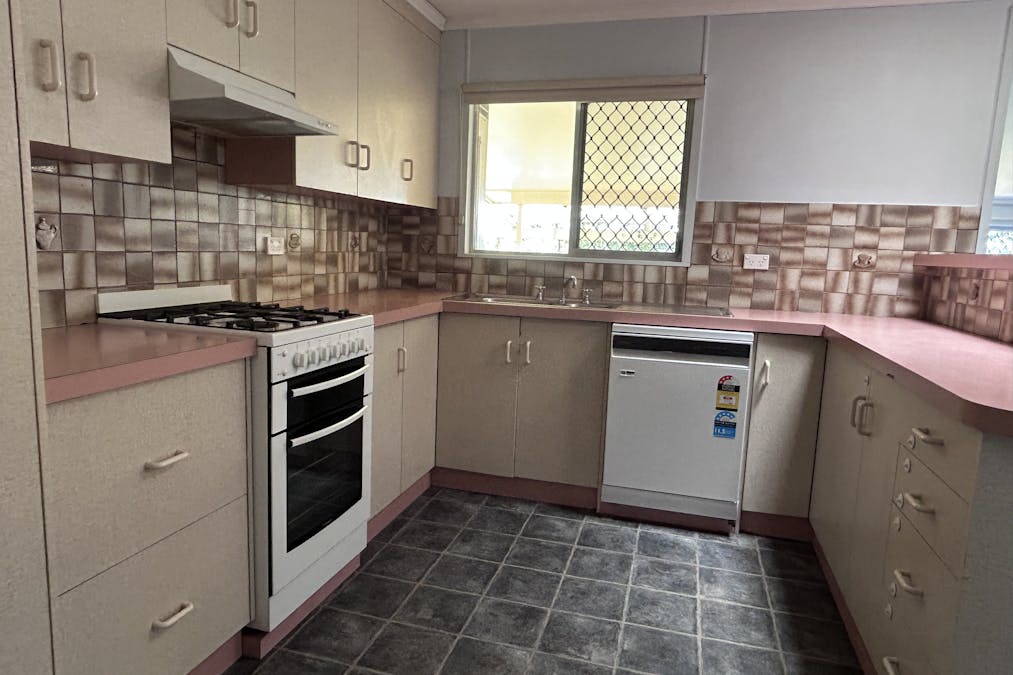 13 Moy Street, Dalby, QLD, 4405 - Image 4