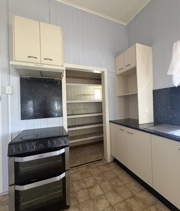 72 Pratten Street, Dalby, QLD, 4405 - Image 8