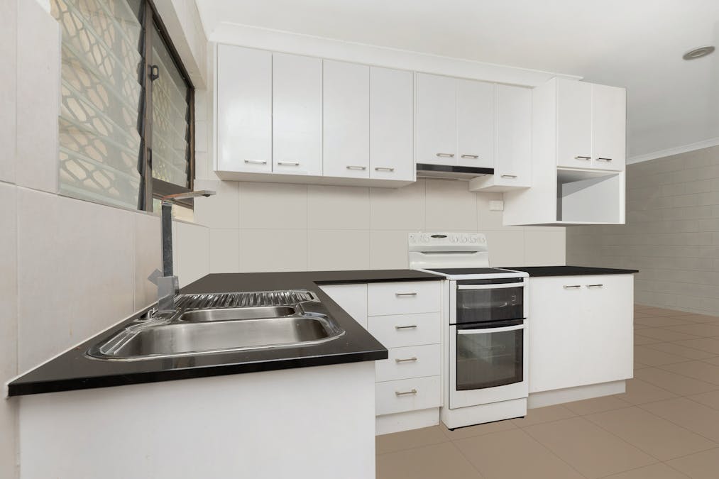 4/11-13 Hughes Street, Hermit Park, QLD, 4812 - Image 2