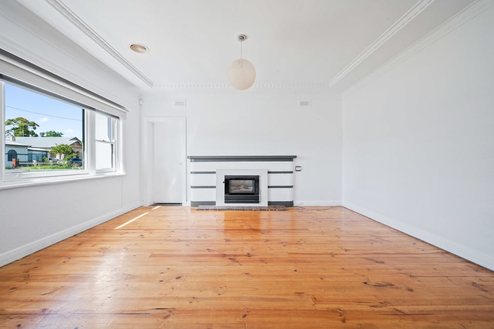 22 Wilson Street, Mount Gambier, SA, 5290 - Image 2