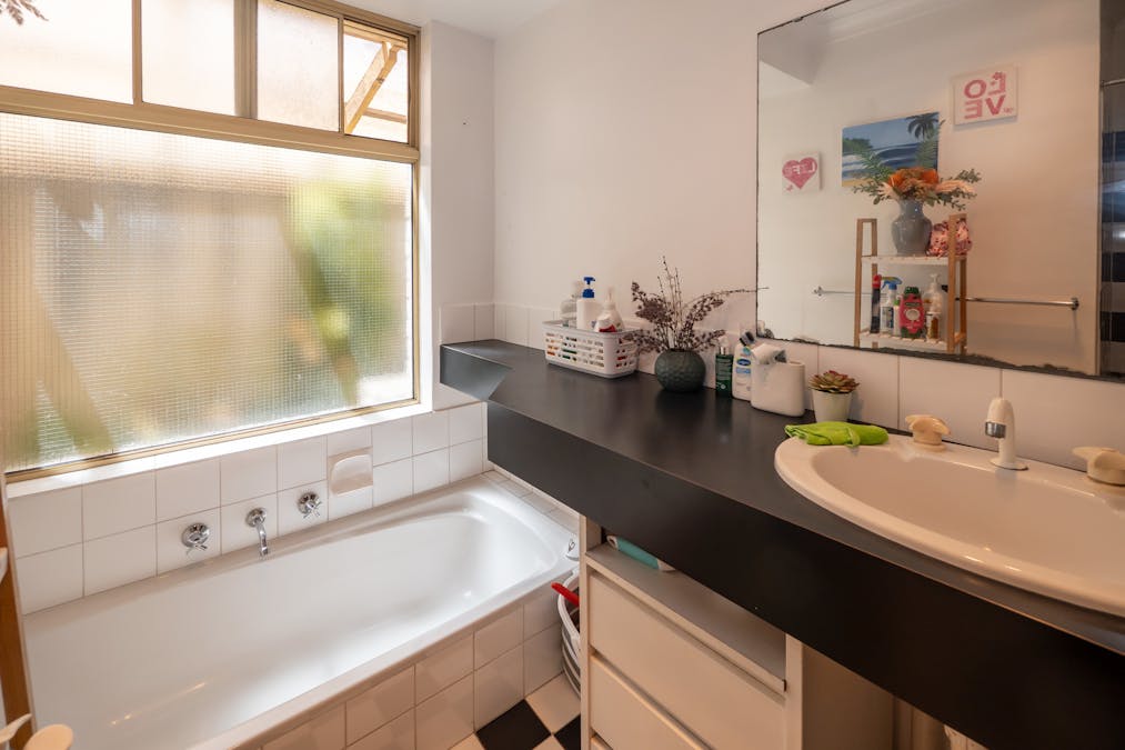 10 Hartland Way, Warnbro, WA, 6169 - Image 16