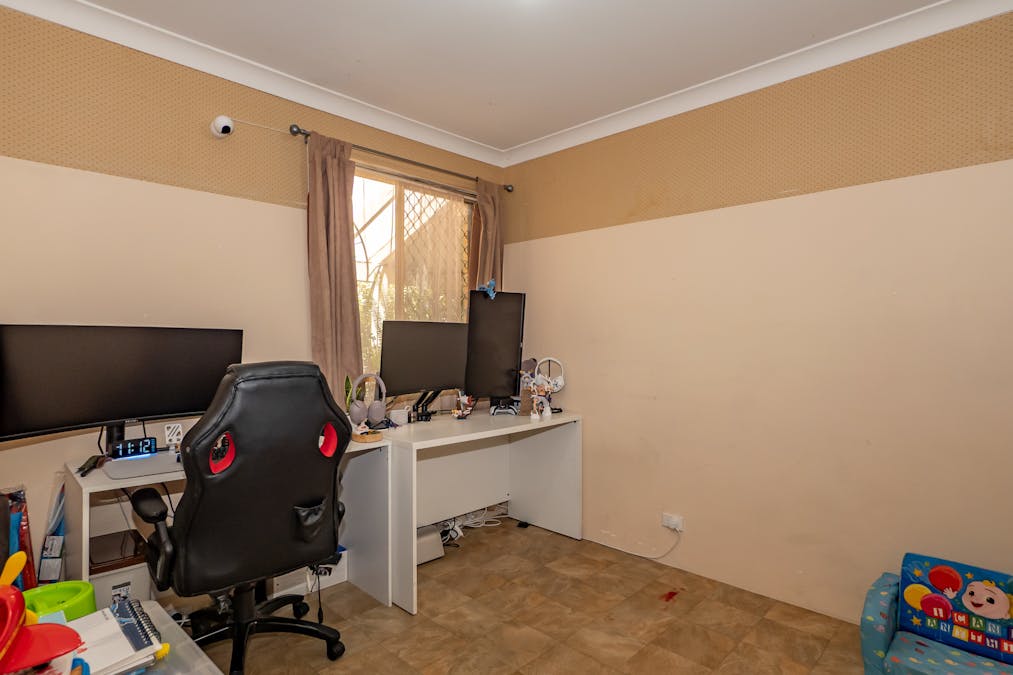 10 Hartland Way, Warnbro, WA, 6169 - Image 15
