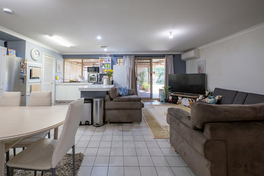 10 Hartland Way, Warnbro, WA, 6169 - Image 6
