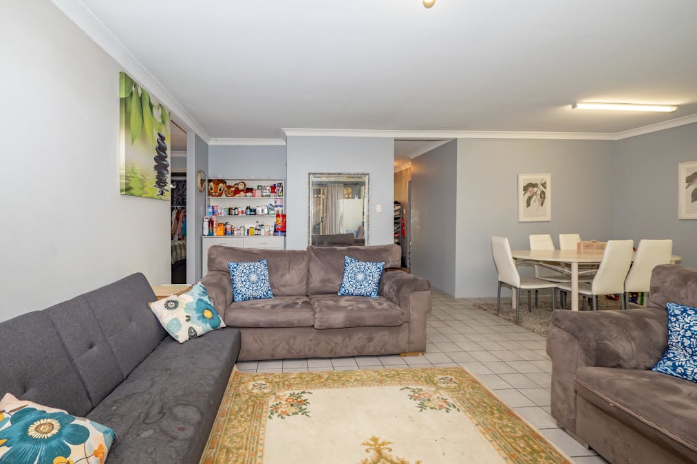 10 Hartland Way, Warnbro, WA, 6169 - Image 12