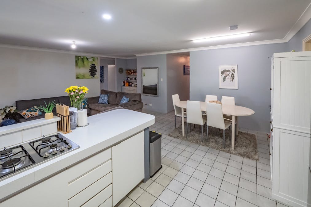 10 Hartland Way, Warnbro, WA, 6169 - Image 10