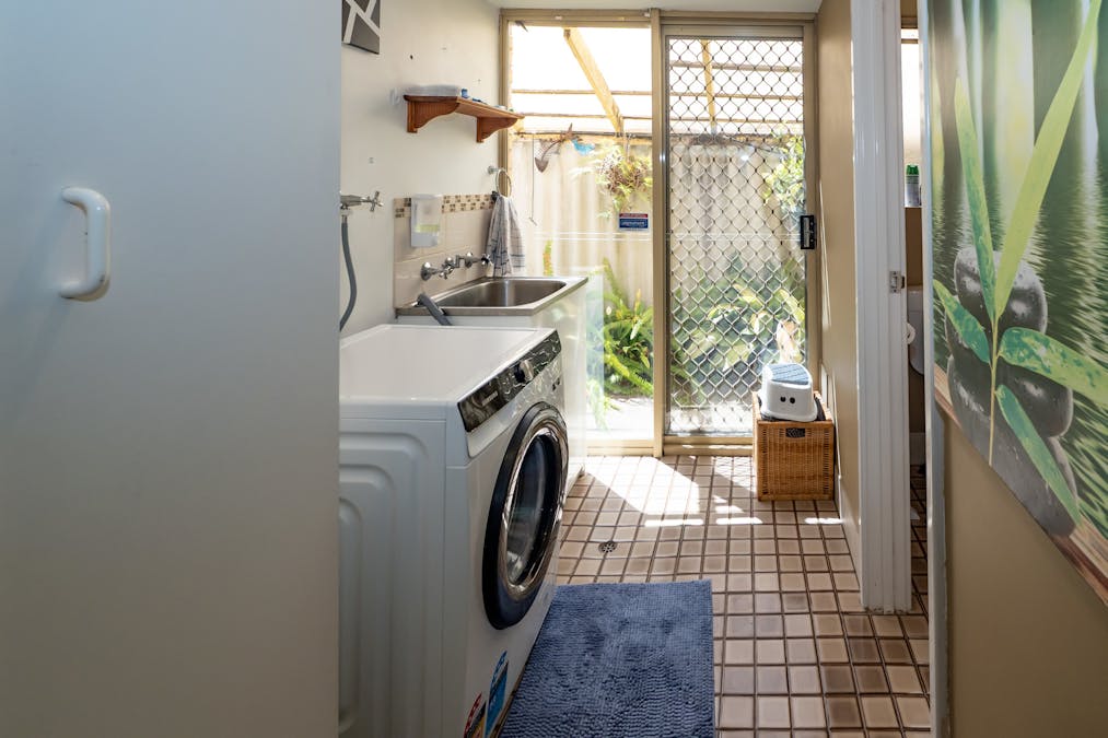 10 Hartland Way, Warnbro, WA, 6169 - Image 18