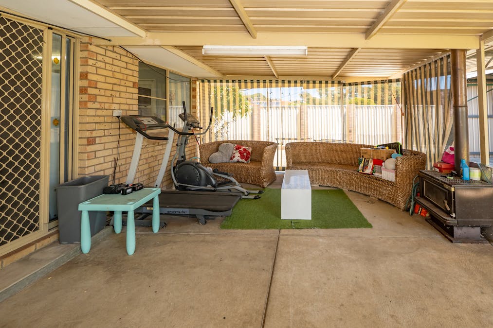10 Hartland Way, Warnbro, WA, 6169 - Image 19