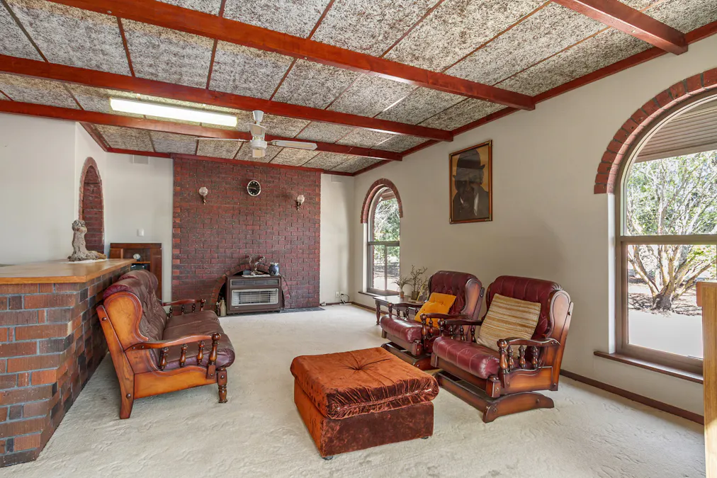 229 Neagles Rock Road, Clare, SA, 5453 - Image 22