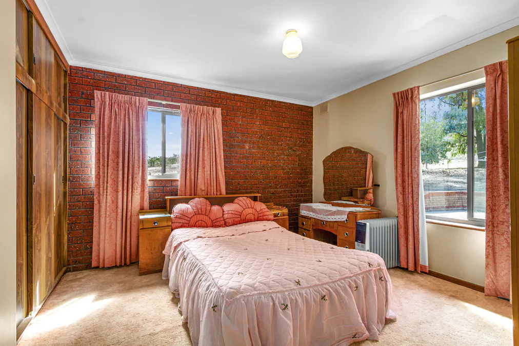 229 Neagles Rock Road, Clare, SA, 5453 - Image 31