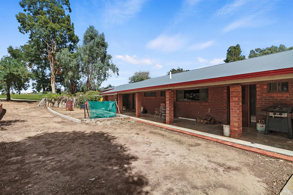 229 Neagles Rock Road, Clare, SA, 5453 - Image 28