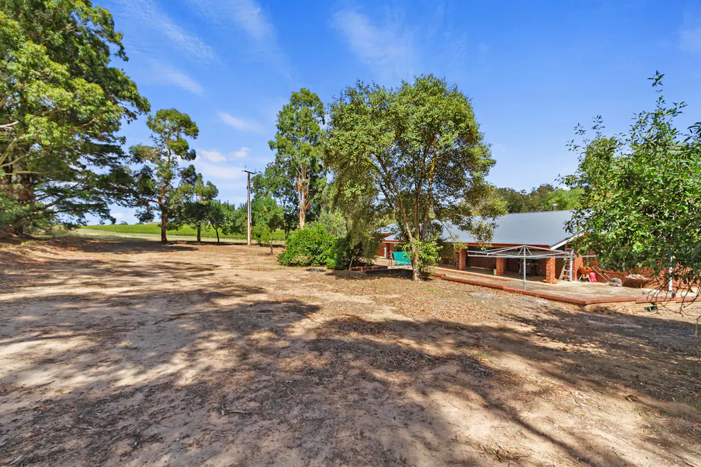 229 Neagles Rock Road, Clare, SA, 5453 - Image 32