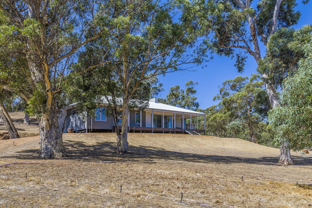 132 Wisteria Way, Chittering, WA, 6084 - Image 5