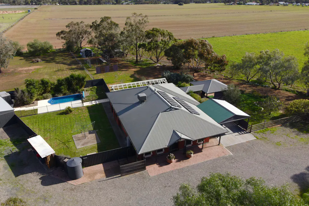 4 Coombs Court, Lewiston, SA, 5501 - Image 1