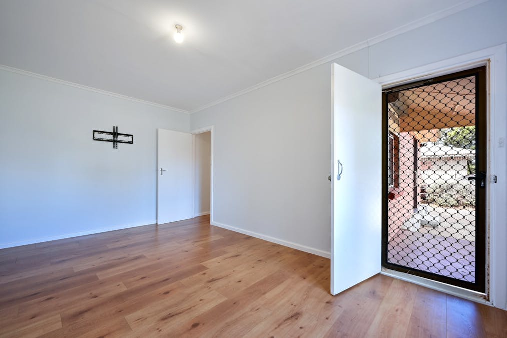 18 Winton Street, Whyalla Stuart, SA, 5608 - Image 8