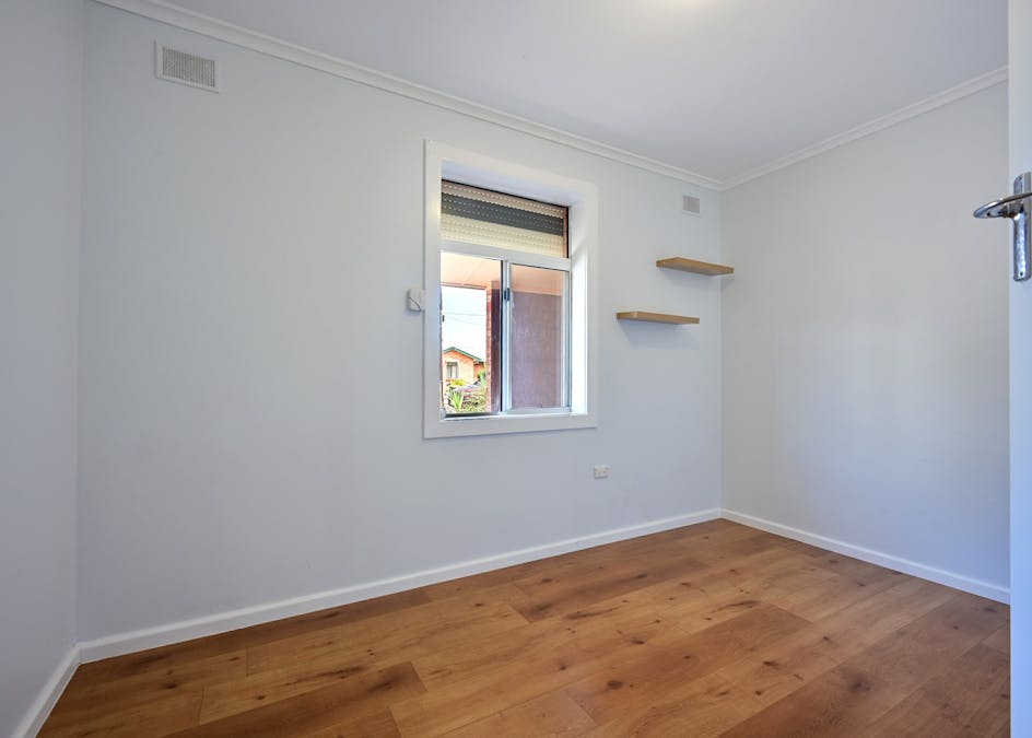 18 Winton Street, Whyalla Stuart, SA, 5608 - Image 9